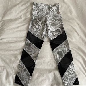 Shimmery Marble Silver and White Leggings Size Small from VS Pink